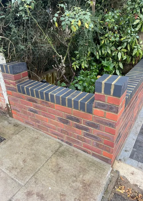 M&V Brickwork Ltd - Garden Wall Bulid (4)
