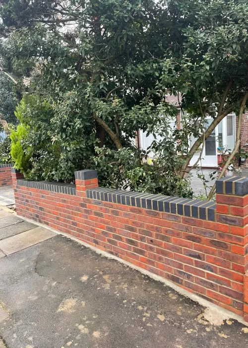 M&V Brickwork Ltd - Garden Wall Bulid (6)