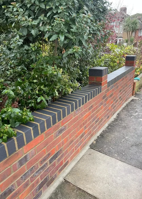M&V Brickwork Ltd - Garden Wall Bulid (7)